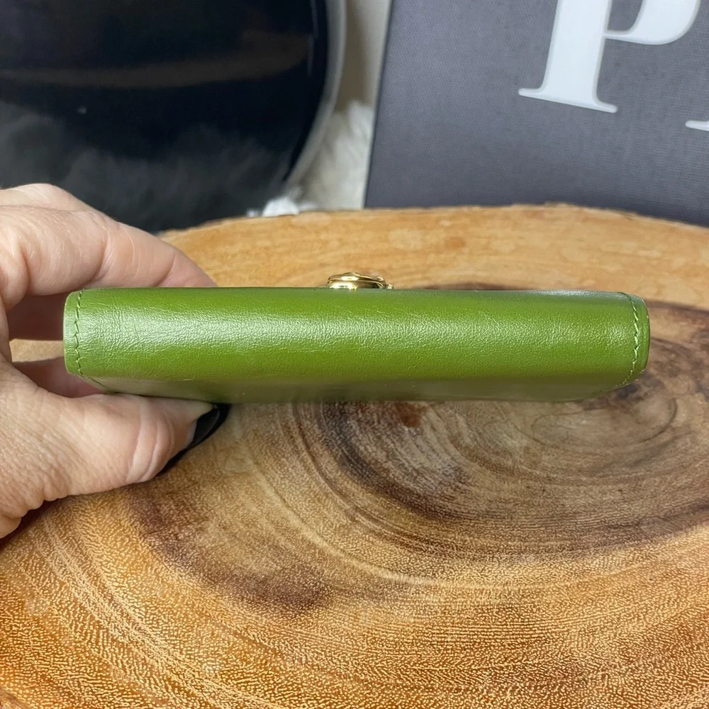 Givenchy Green Leather Wallet with Kisslock - Picture 5 of 10